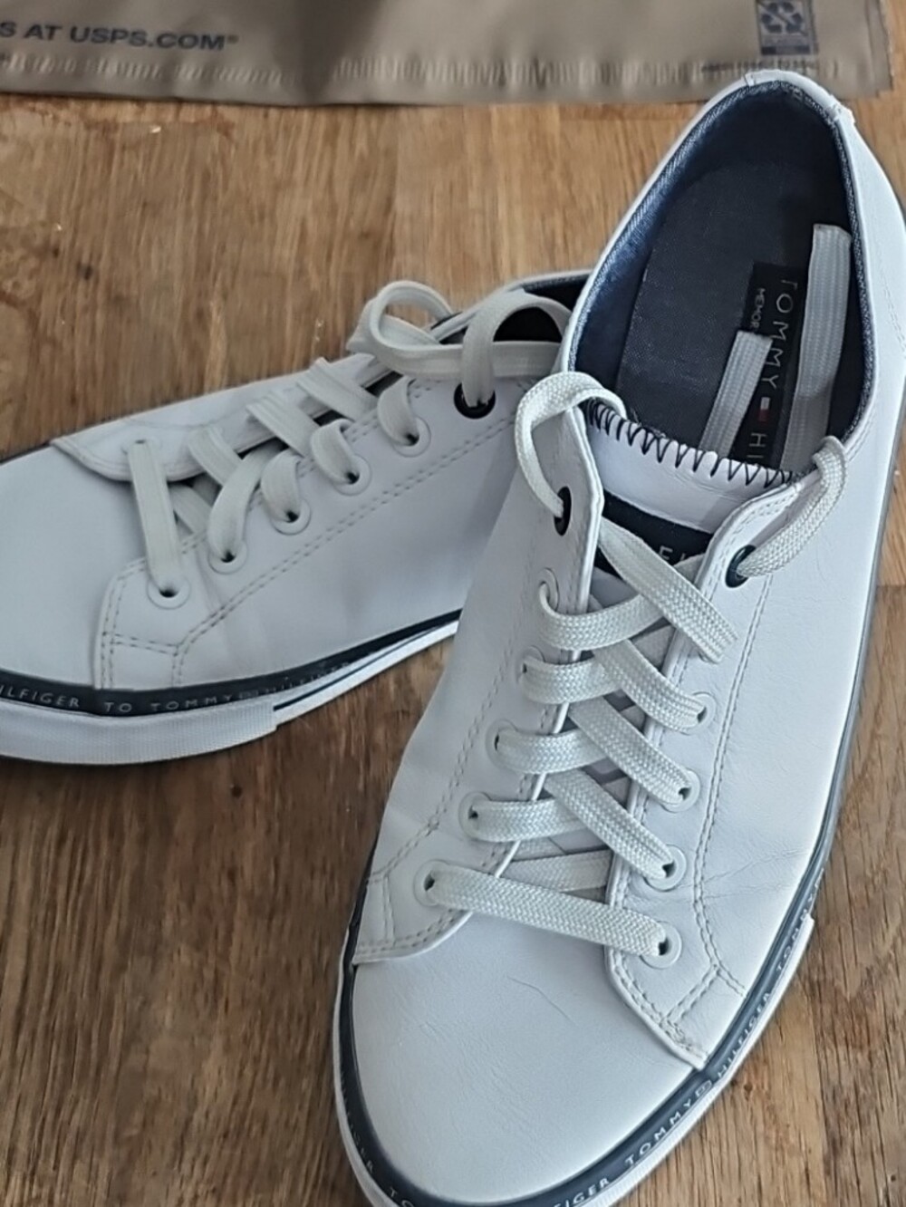 Tommy Hilfiger White Leather Sneakers with Navy Trim Tennis Prep Academia Mens 7